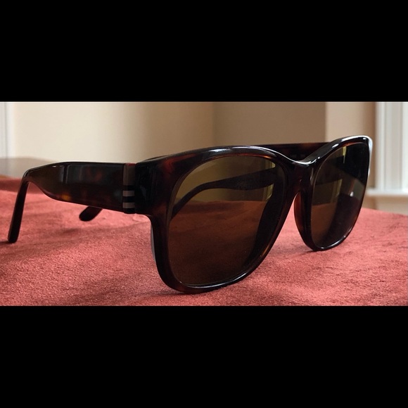 🟡 BURBERRY SUNGLASS FRAMES (Prescription) - Picture 10 of 15
